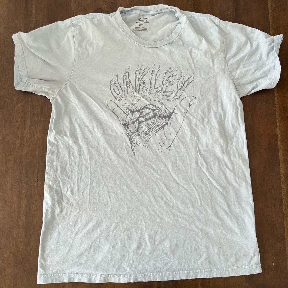 Oakley regular fit graphic tee small